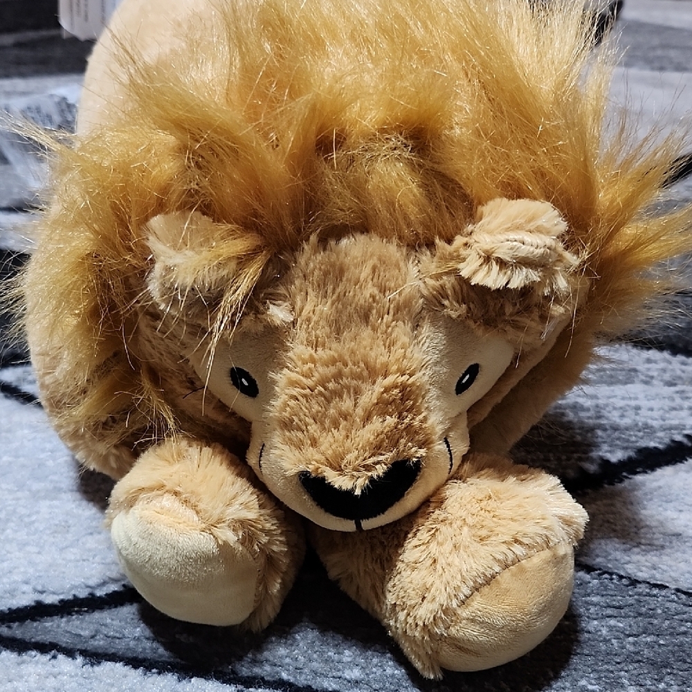LION THEMED PLUSH THROW & PILLOW SET